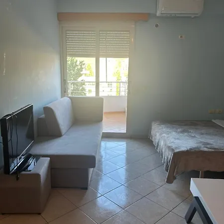Center House Avlonya
