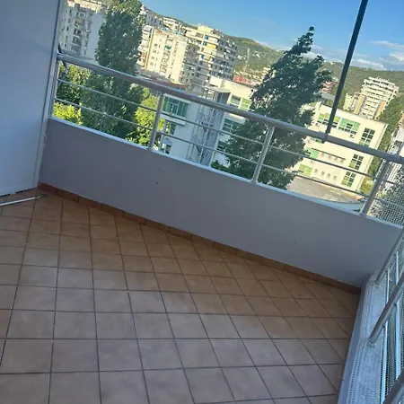 Daire Center House *